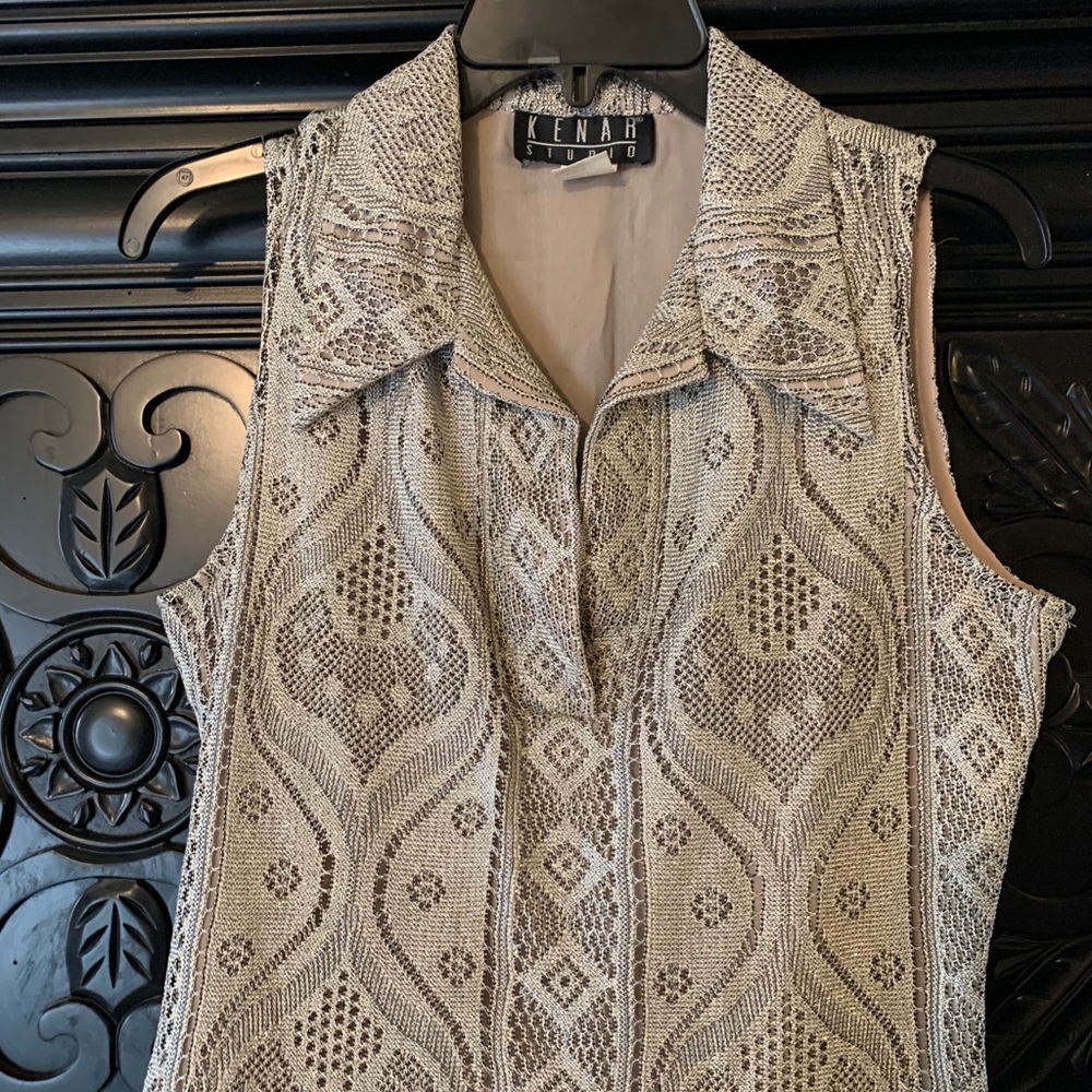 Sleeveless blouse